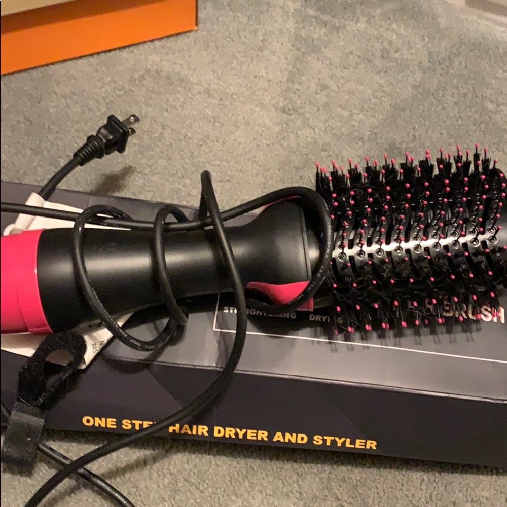 One step hair dryer and styler